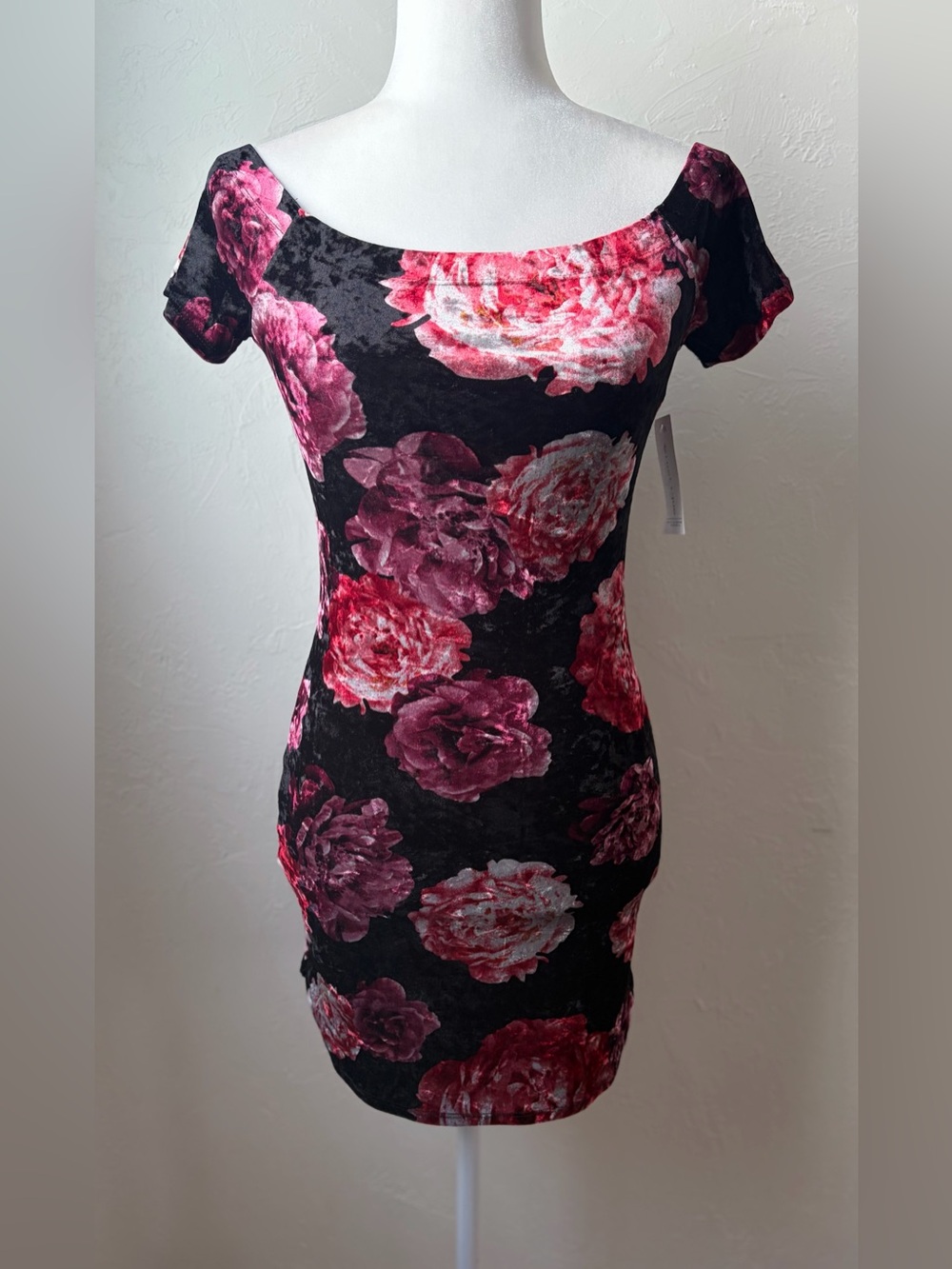 Blue Blush Black Pink Floral Velvet Off Shoulder Mini Dress NWT M